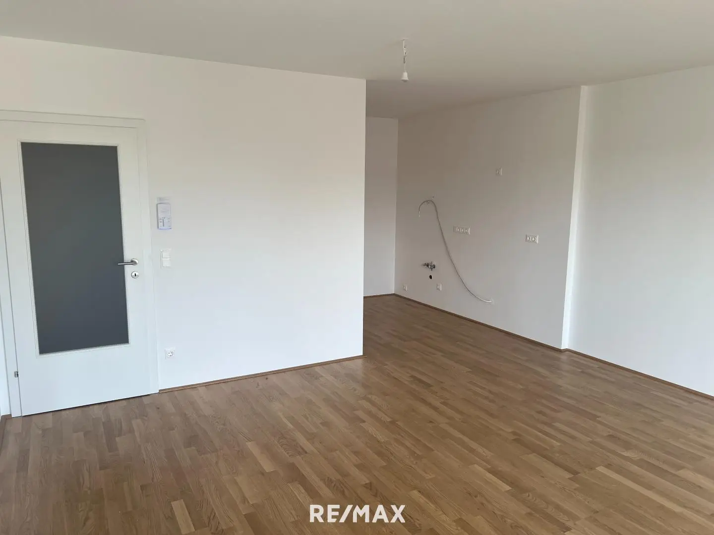 First occupancy apartment with loggia and lift
