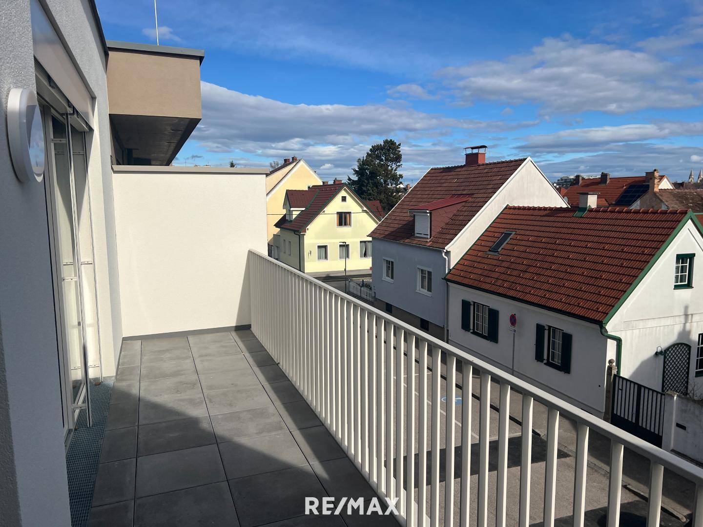 City center apartment with loggia first occupancy