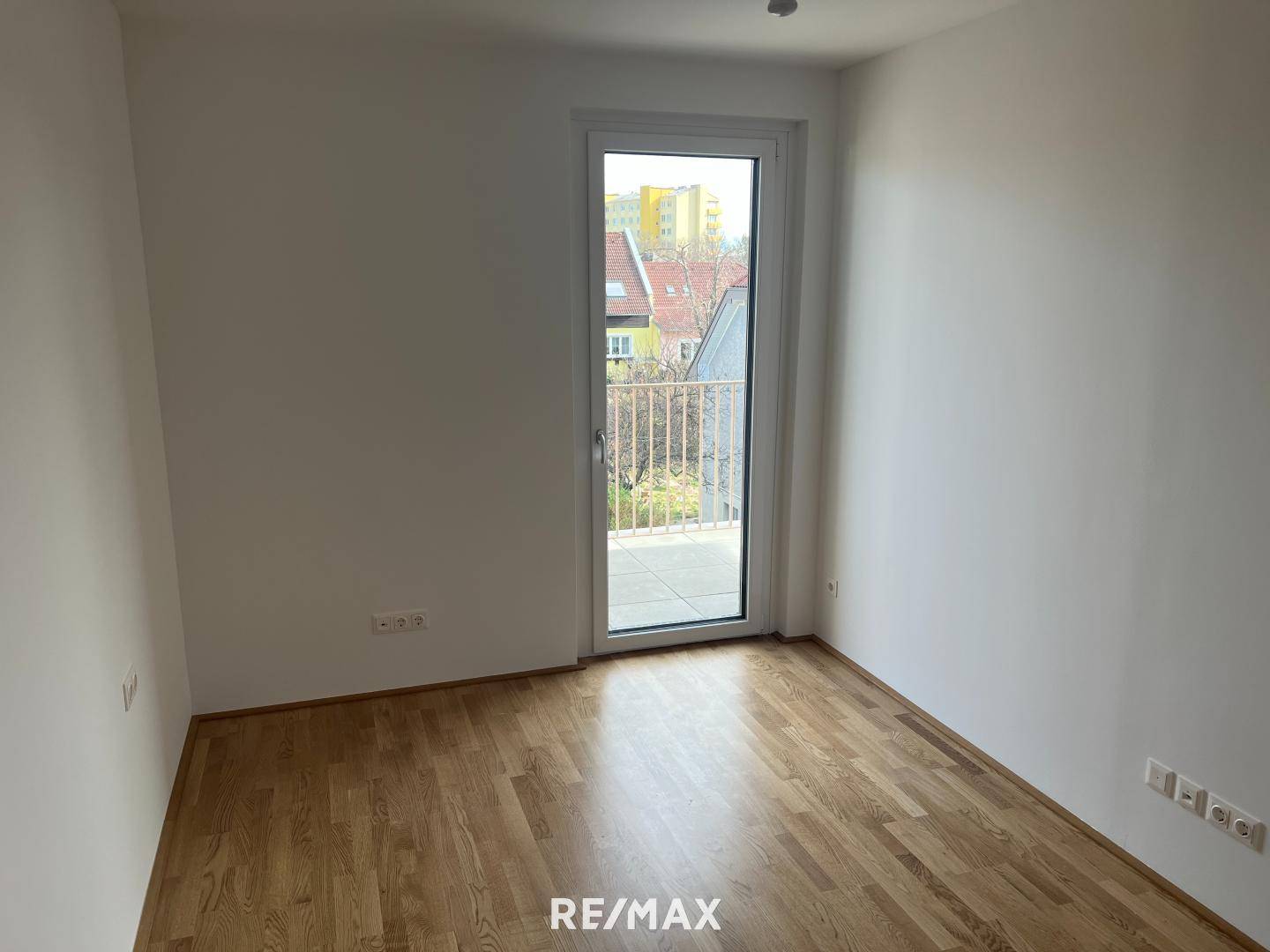 First occupancy apartment with loggia in center