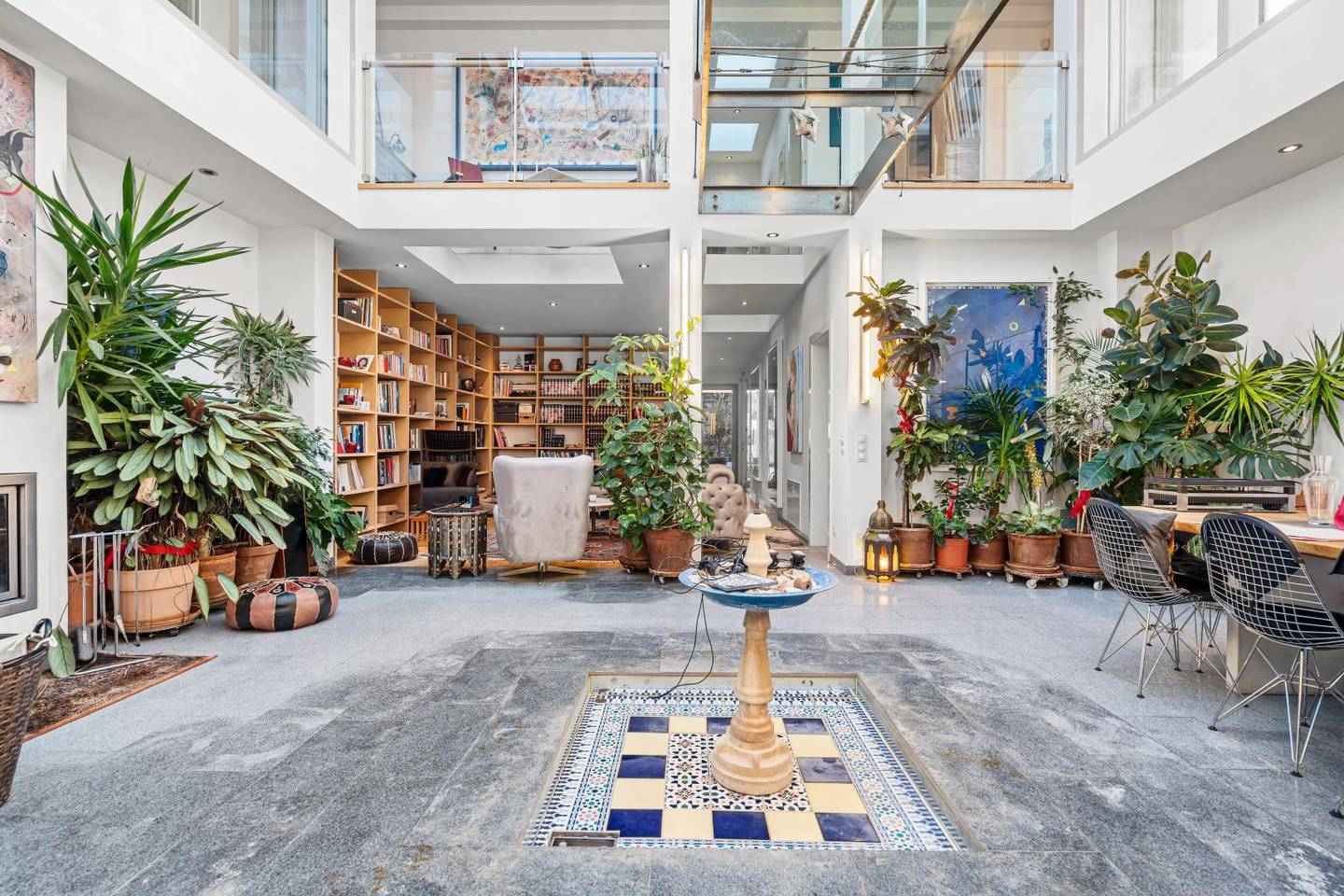 Moderne Atriumvilla in Stetten, 20 Min. von Wien, 300 m²