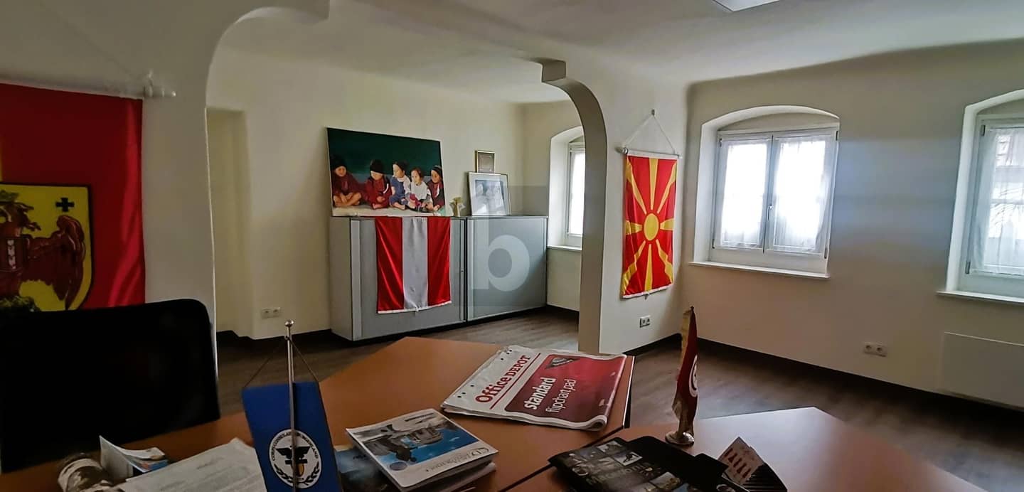Repräsentative Wohnung mit Terrasse in zentraler Lage