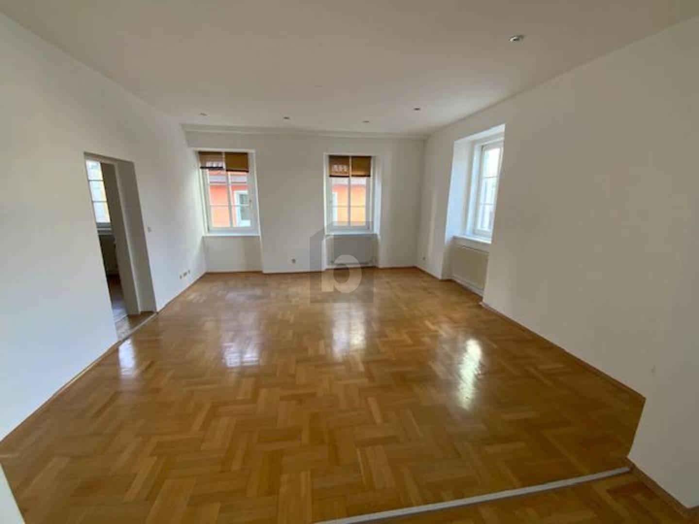 Voll sanierte Wohnung mit Schlossbergblick mitten in der Stadt