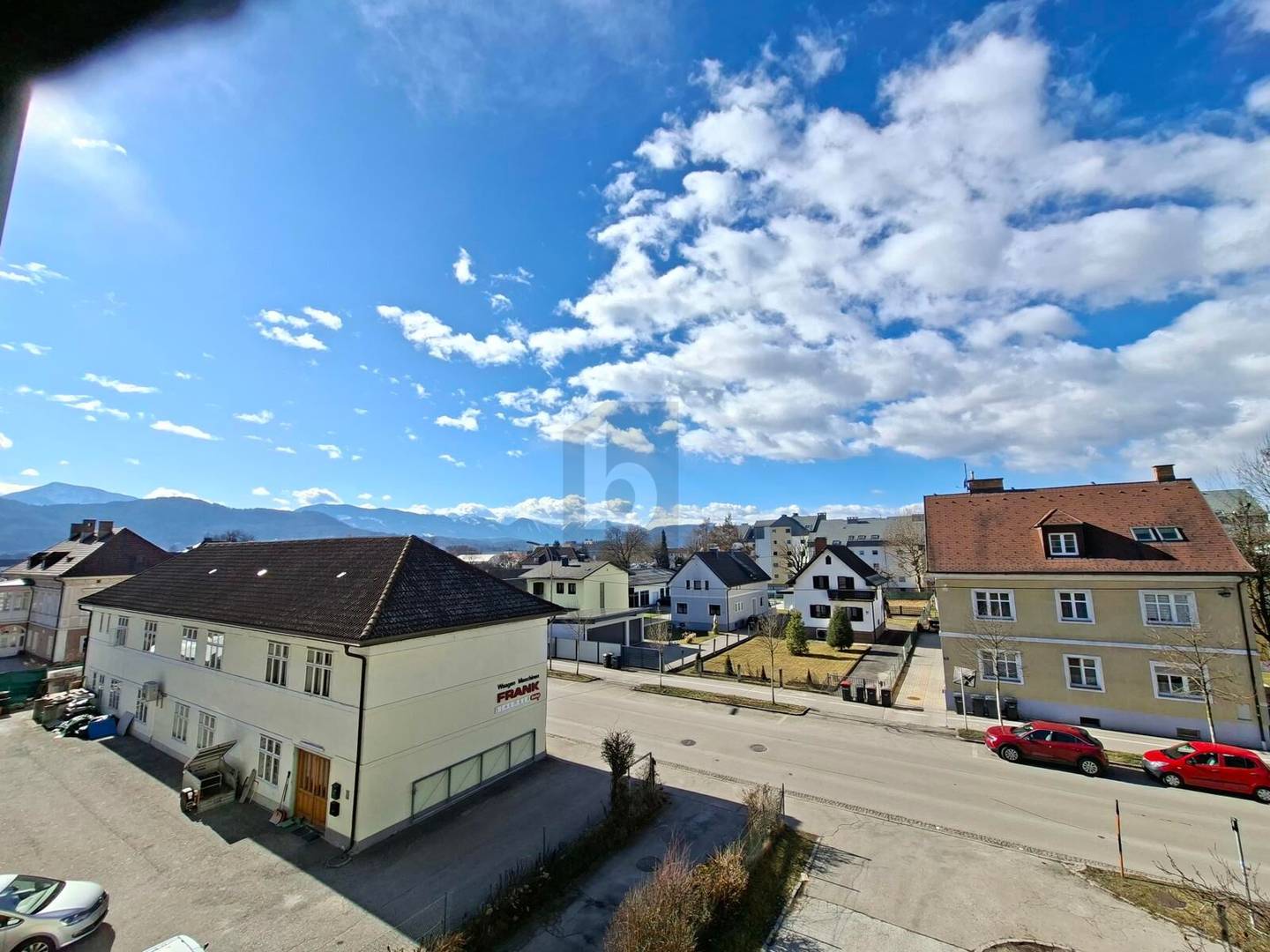 Helle frisch sanierte Wohnung in ruhiger zentraler Lage mit Stellplatz