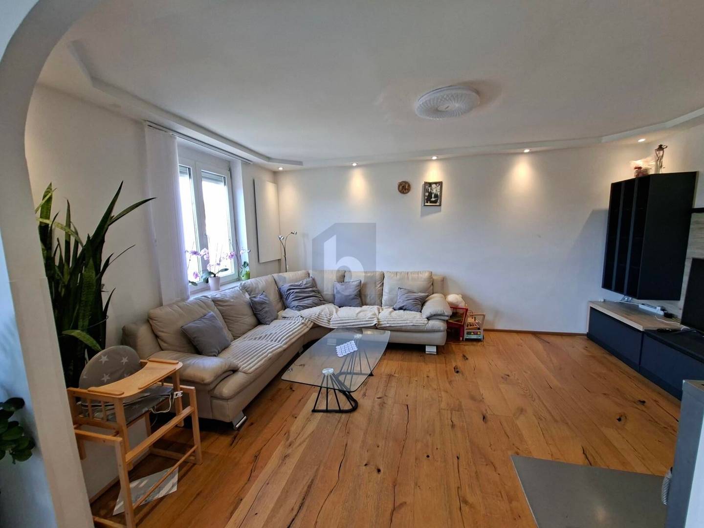 Helle frisch sanierte Wohnung in ruhiger zentraler Lage mit Stellplatz
