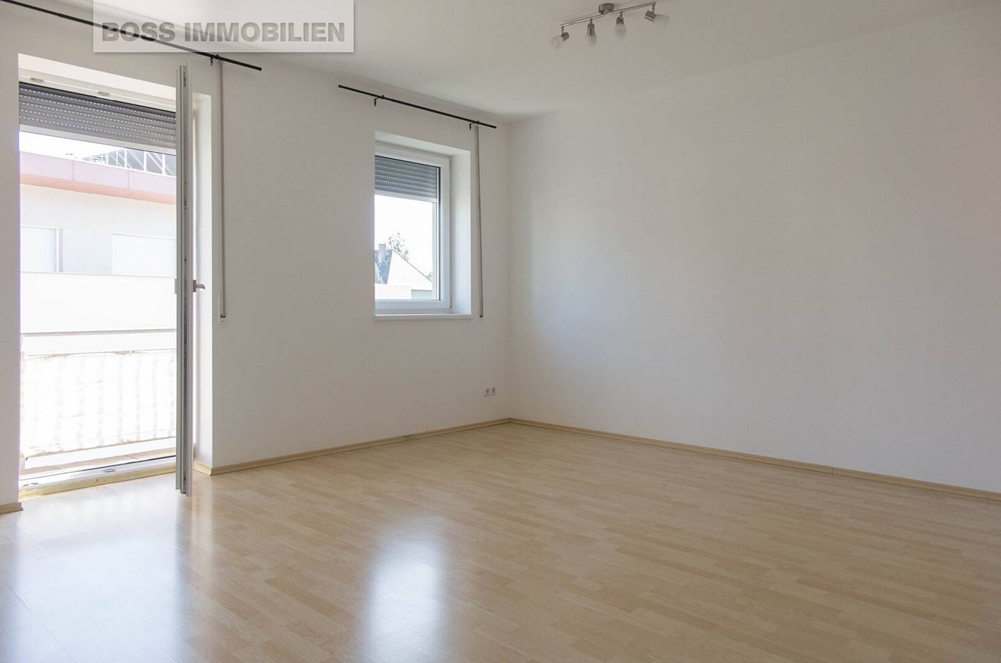 Bright apartment with balcony and open kitchen