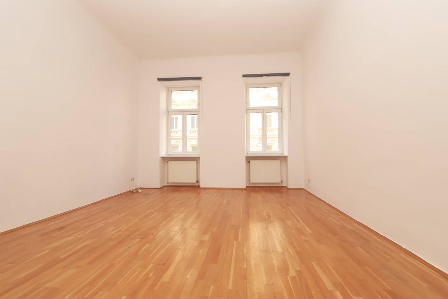 Old building apartment near Augarten with generous layout