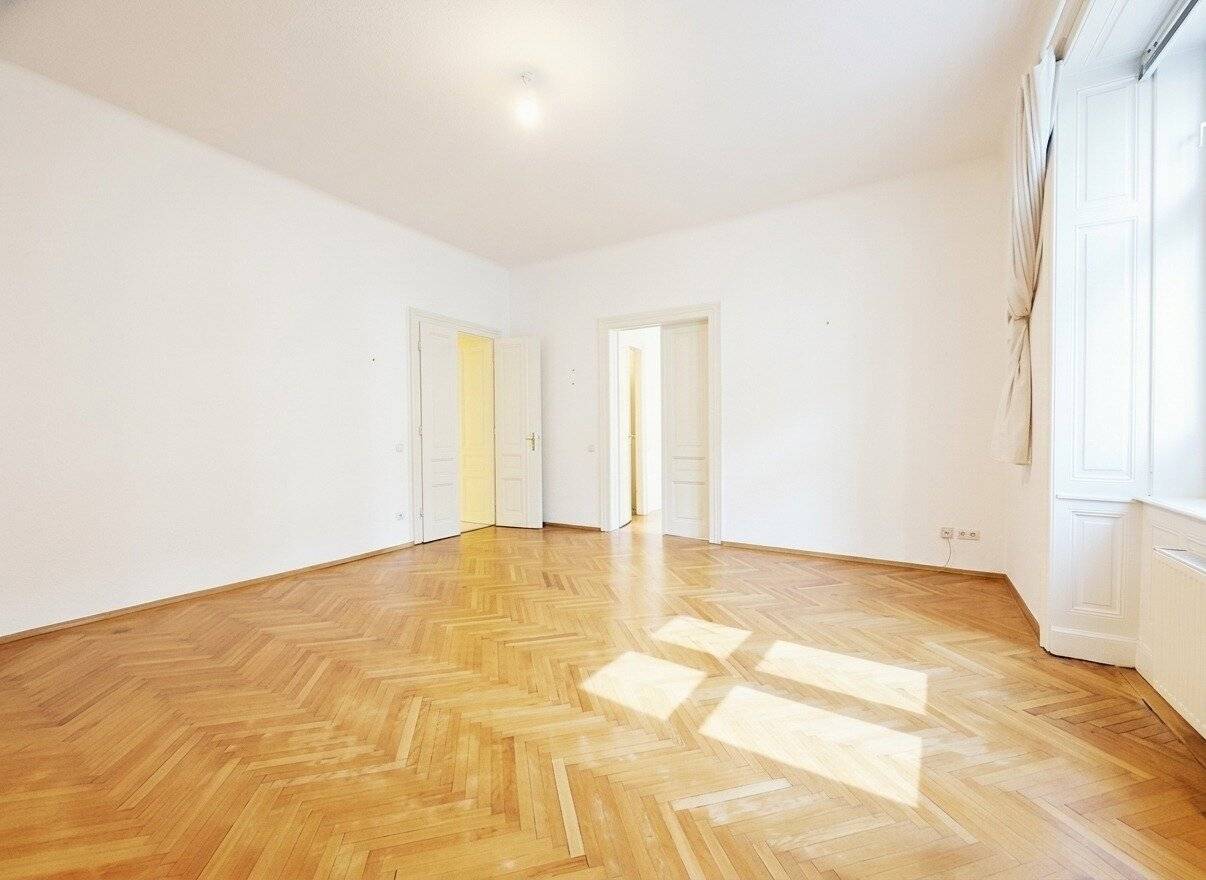 Historic apartment with lift near Arenbergpark