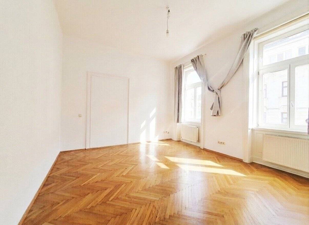 Historic apartment with lift near Arenbergpark