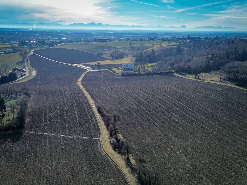 Ca. 10 Ha. Exklusive landwirtschaftliche Fläche mit Wald in Leonding Zaubertal