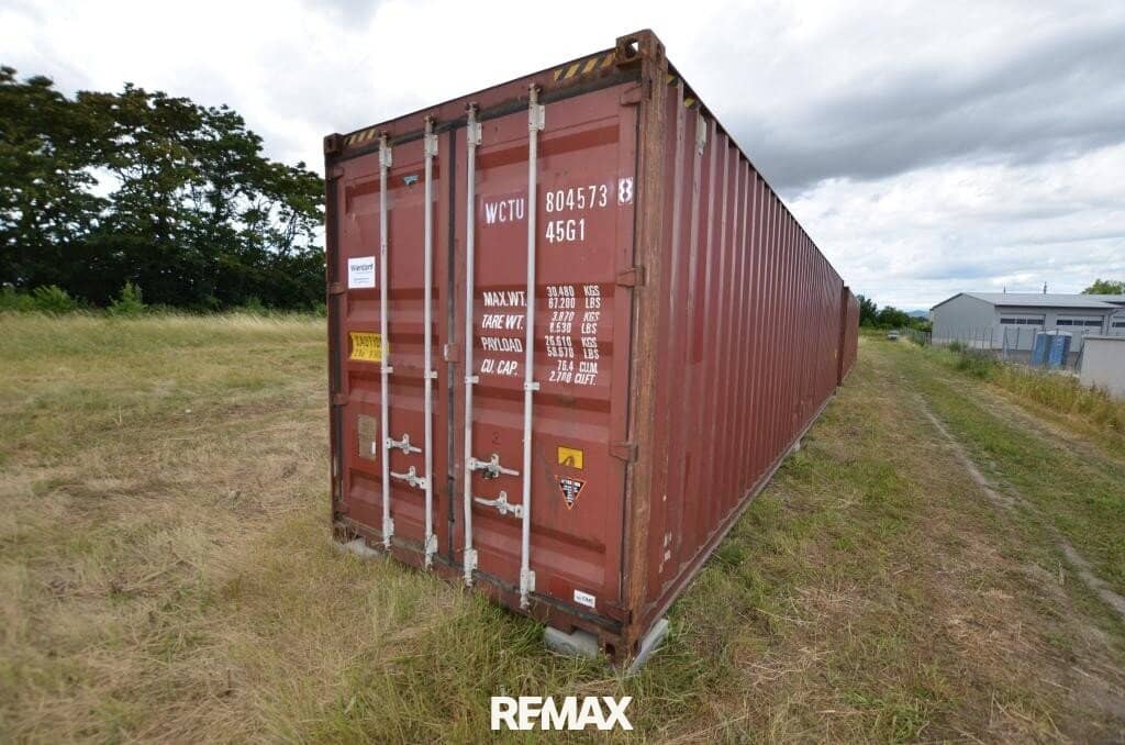 Flexible Storage Spaces, Car Parking, Garage and Containers in Himberg