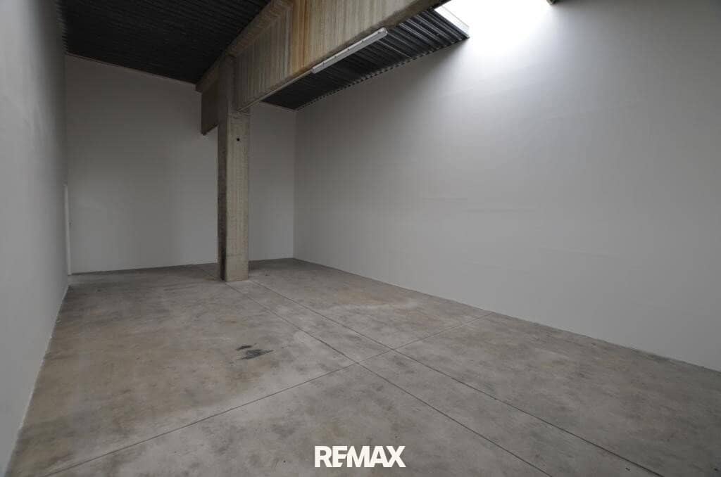 Storage Rooms and Offices in Himberg from 13m²
