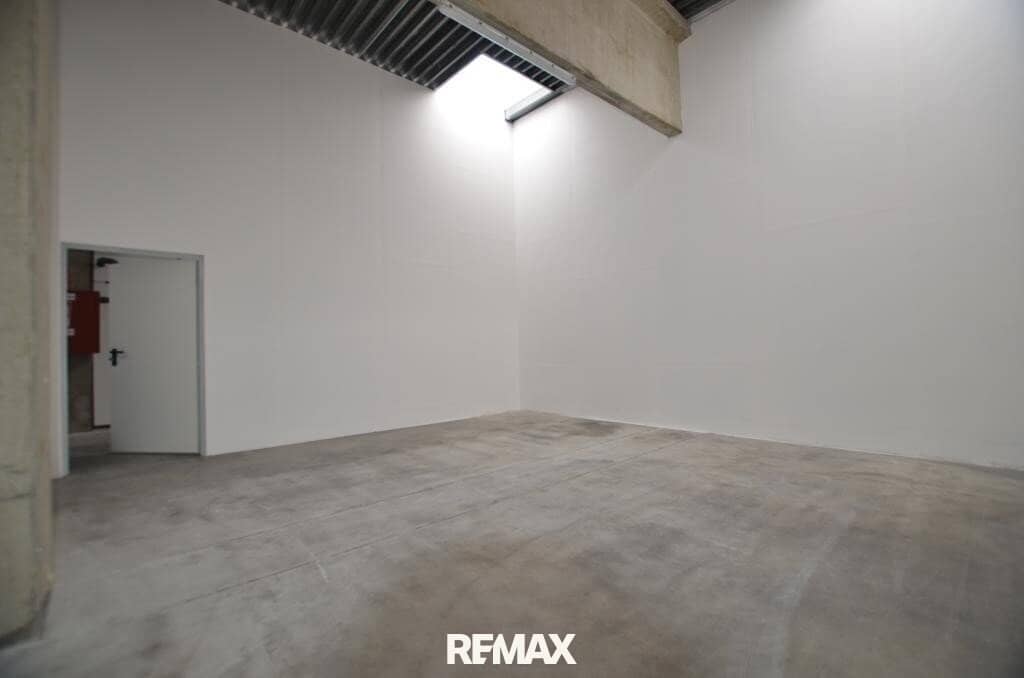 Storage Rooms and Offices in Himberg from 13m²