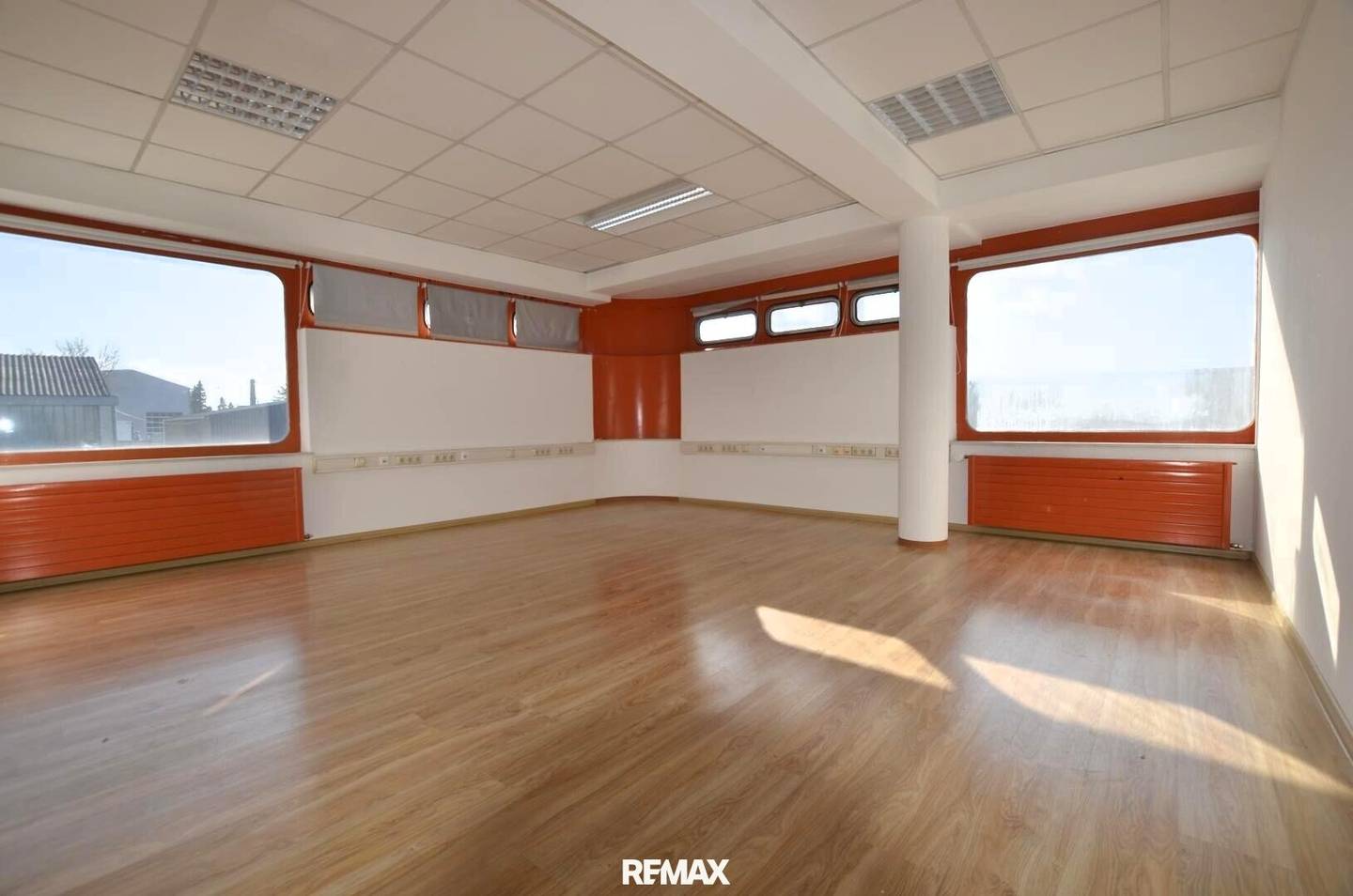 Office 31 m² in Himberg business district