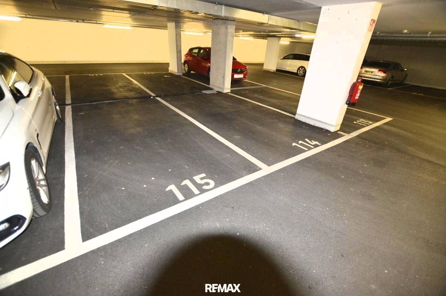 Underground parking space for rent in Schwechat center
