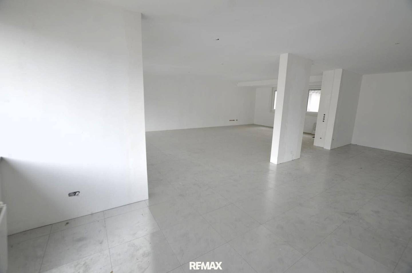 Schwechat Main Square - 258 m² Office/Practice Spaces for First Occupancy
