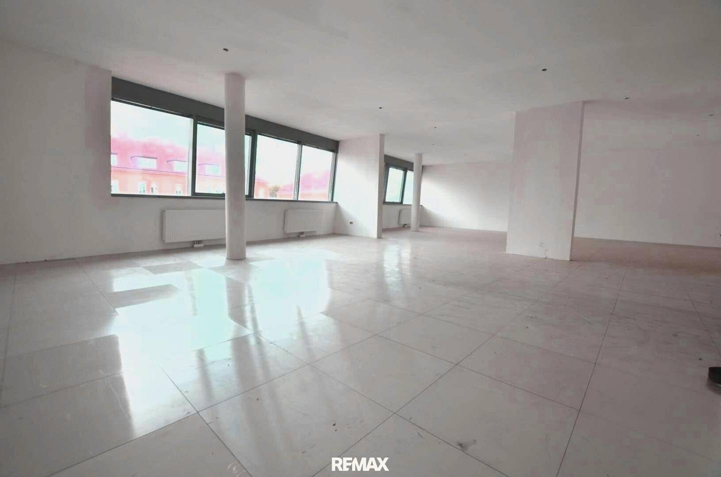 Schwechat Main Square - 258 m² Office/Practice Spaces for First Occupancy
