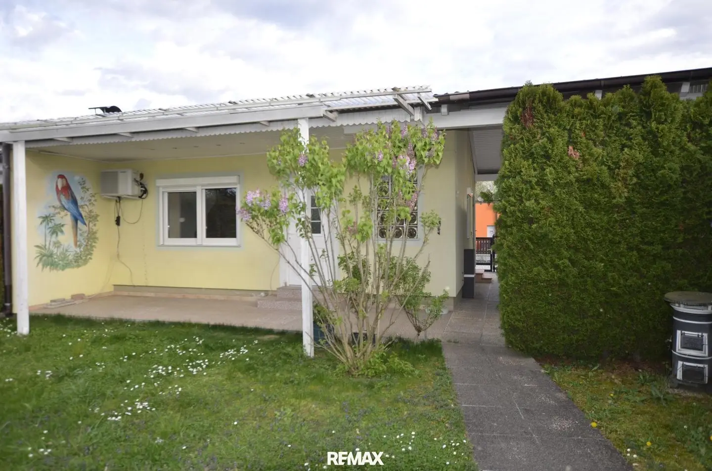 Lakeside bungalow with direct lake access at Hahnsee in Wienerherberg