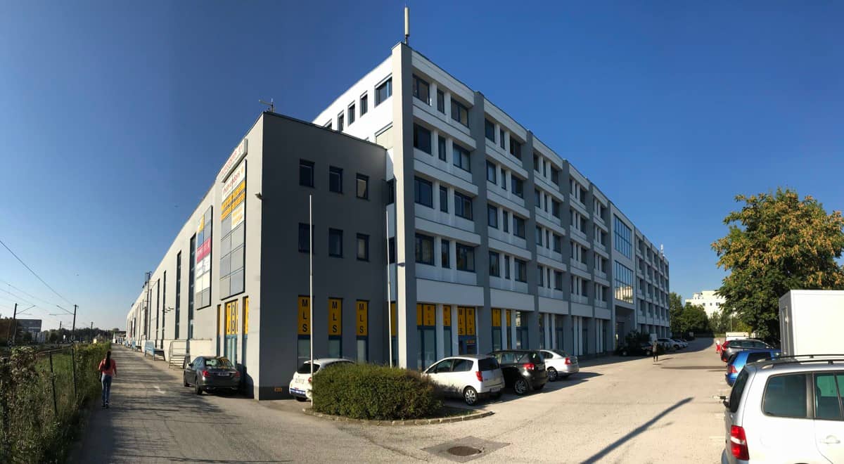 New apartment in a modern setting near good transit access