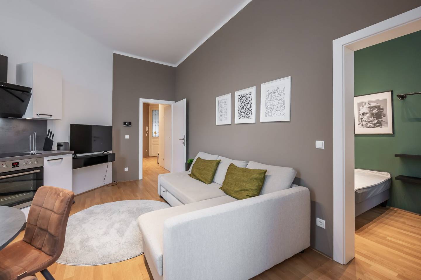 Old building apartment in a Gründerzeit building fully furnished