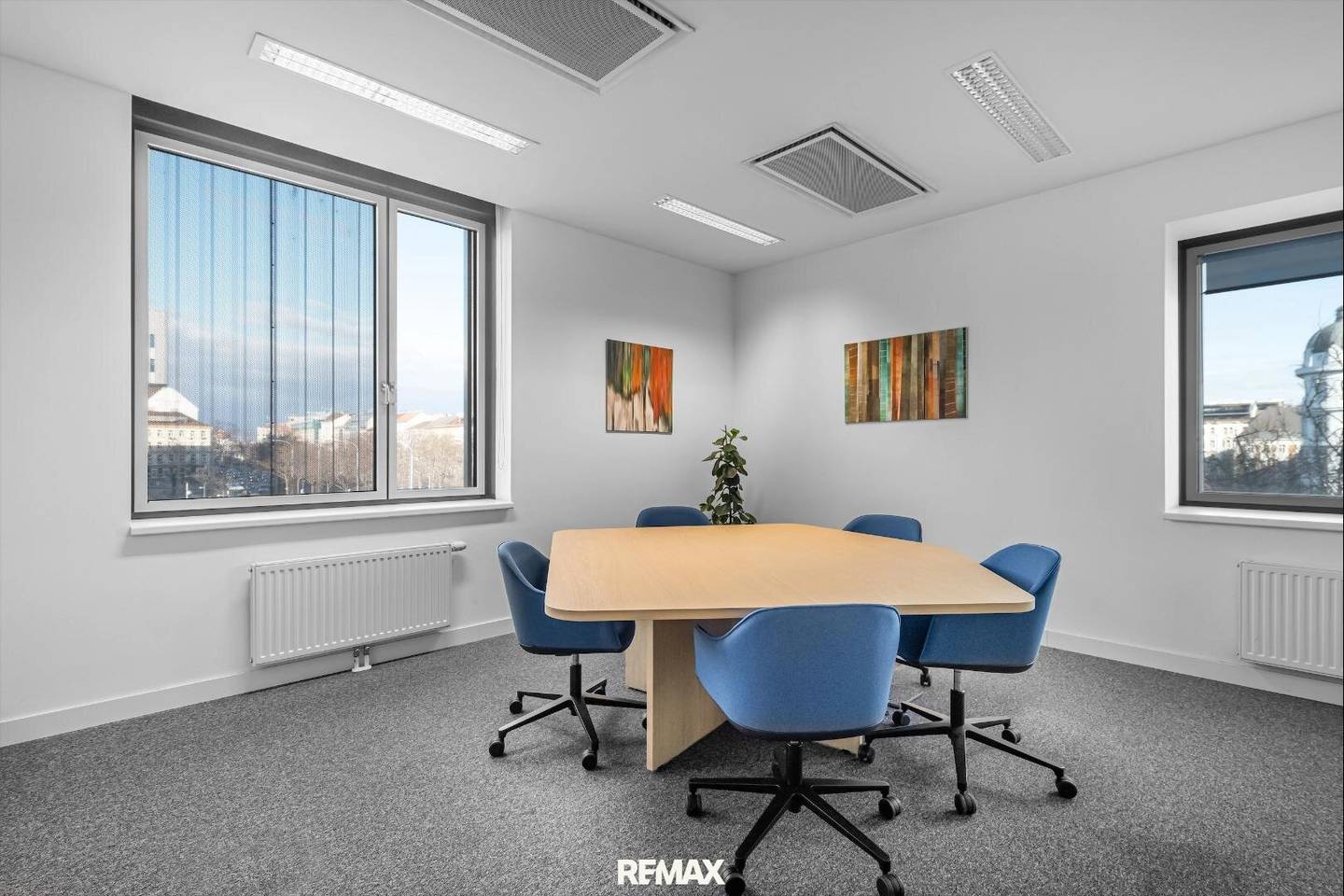 Modern offices at Westbahnhof Vienna, 7-300 m², commission-free