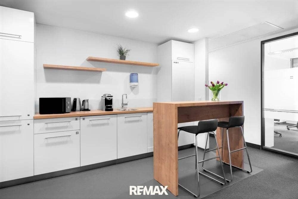 Moderne Büros im 6. Stock des Graz City Tower mit Garage, provisionsfrei