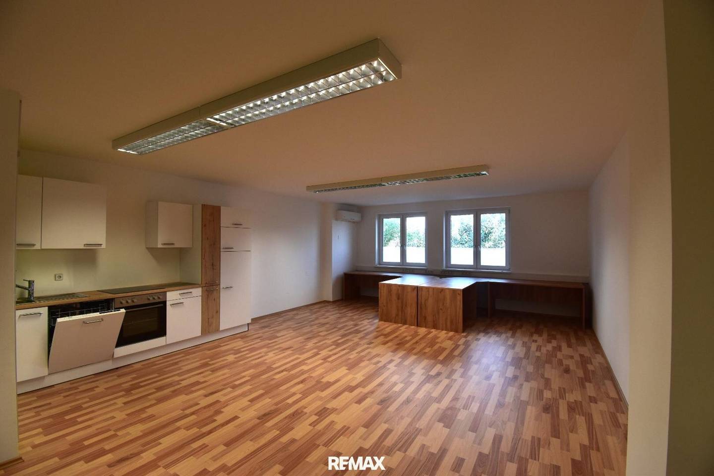 Modern office 52 m² in Fischamend, 1st floor