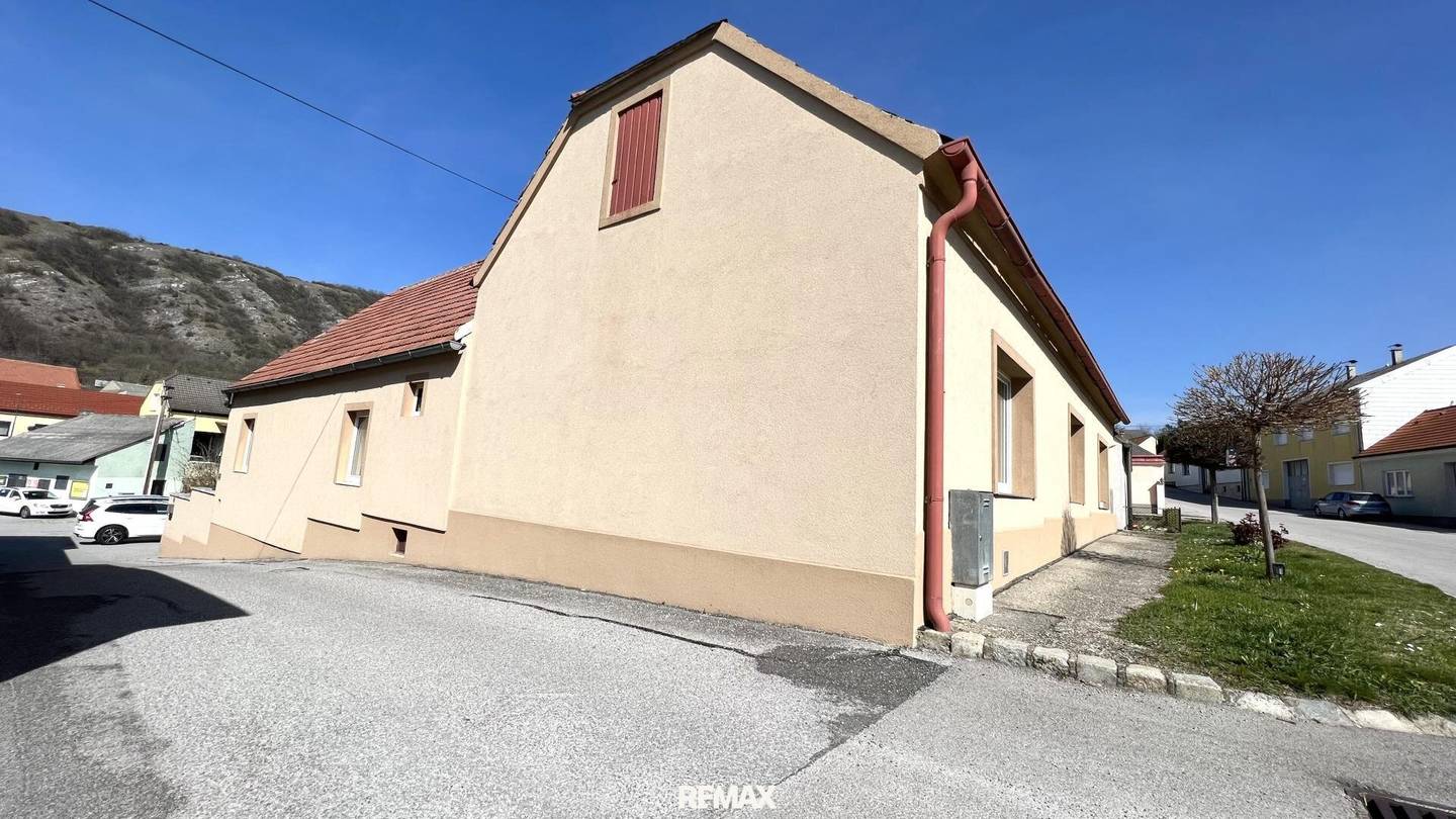 Einfamilienhaus mit zwei separaten Wohneinheiten in Hundsheim