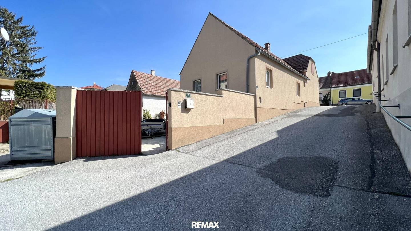 Einfamilienhaus mit zwei separaten Wohneinheiten in Hundsheim