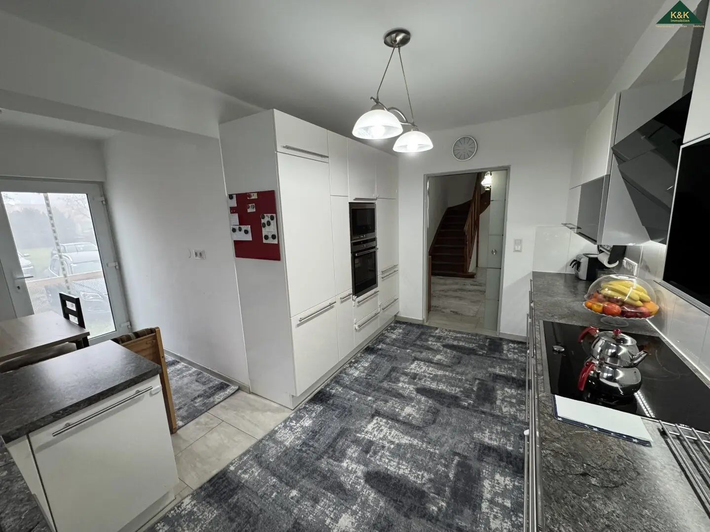 Single-family house with fireplace and terrace potential in a quiet location