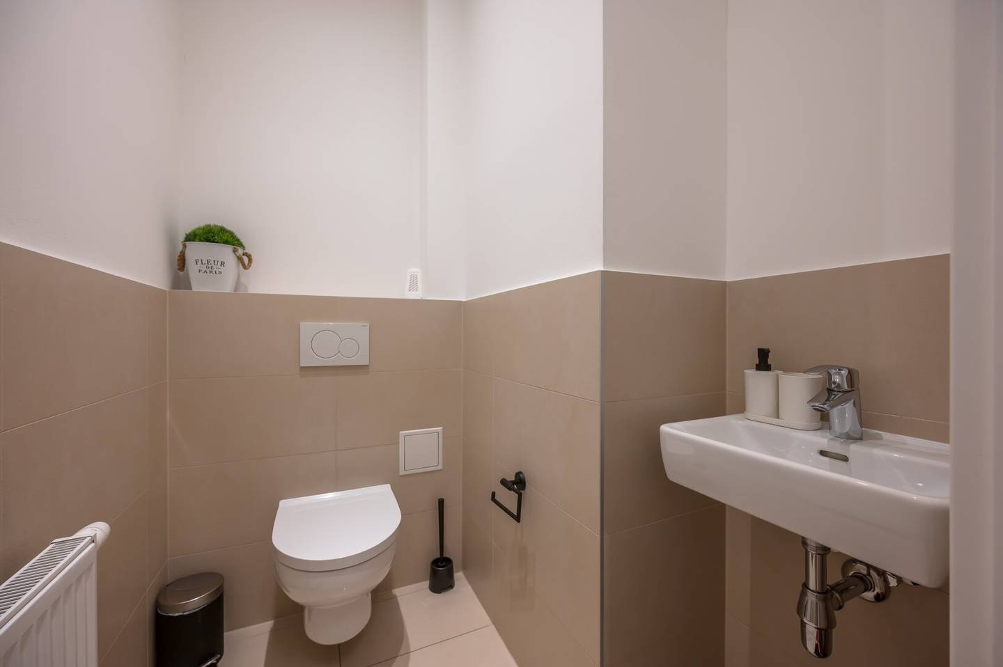Fully furnished historic apartment in a good location near Haydnpark