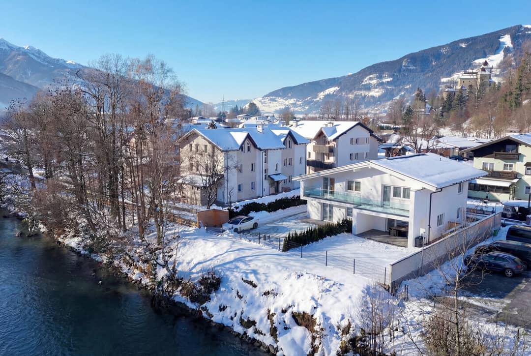 Mehrfamilienhaus mit zwei Einheiten in Bruck an der Großglocknerstraße