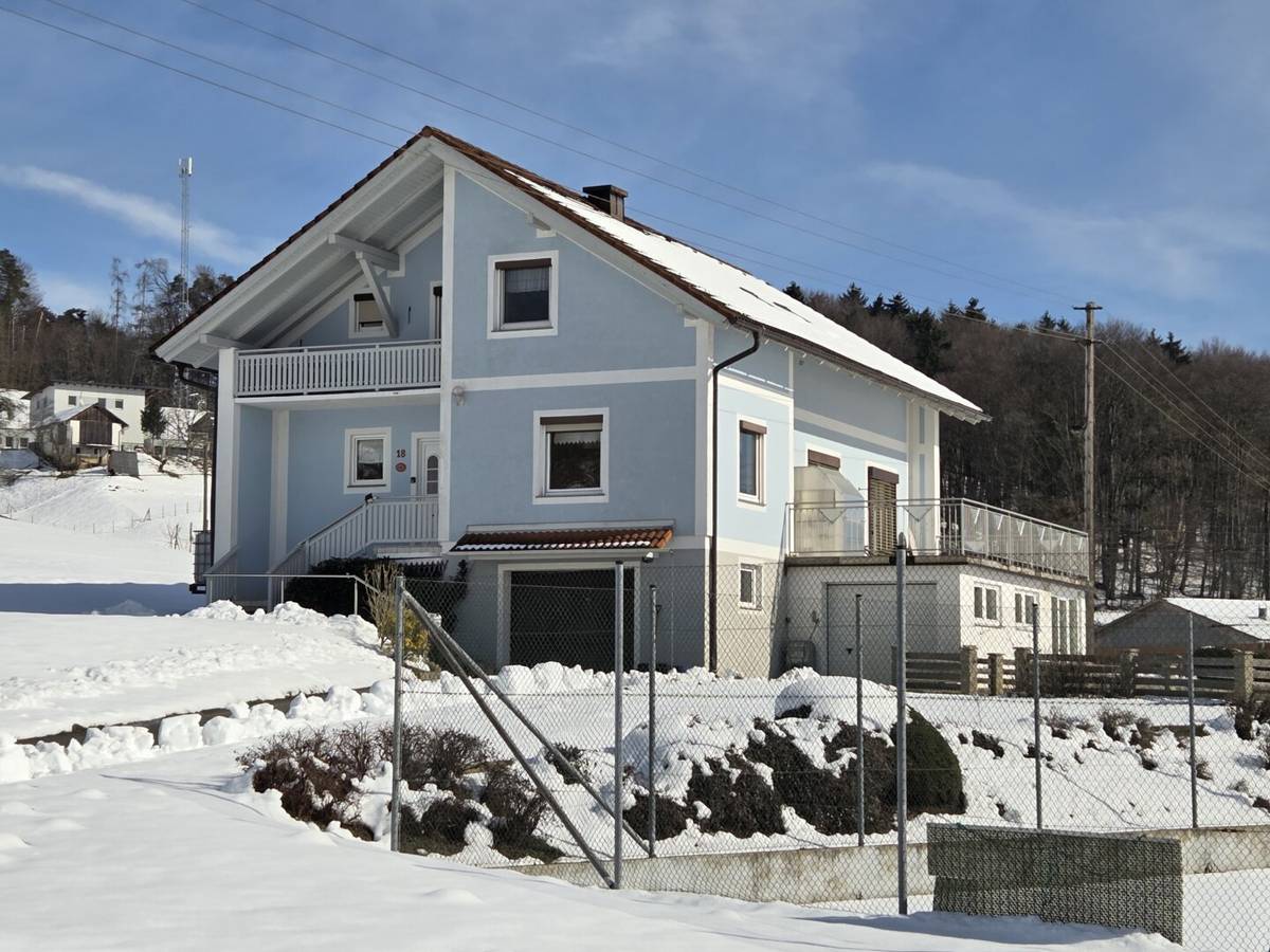 Großzügige und gepflegte Mietwohnung im Dachgeschoss, Sankt Stefan im Rosental