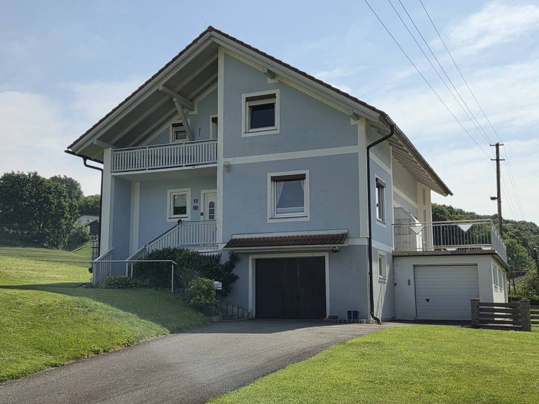 Top floor apartment in a rural tranquil setting with a loggia
