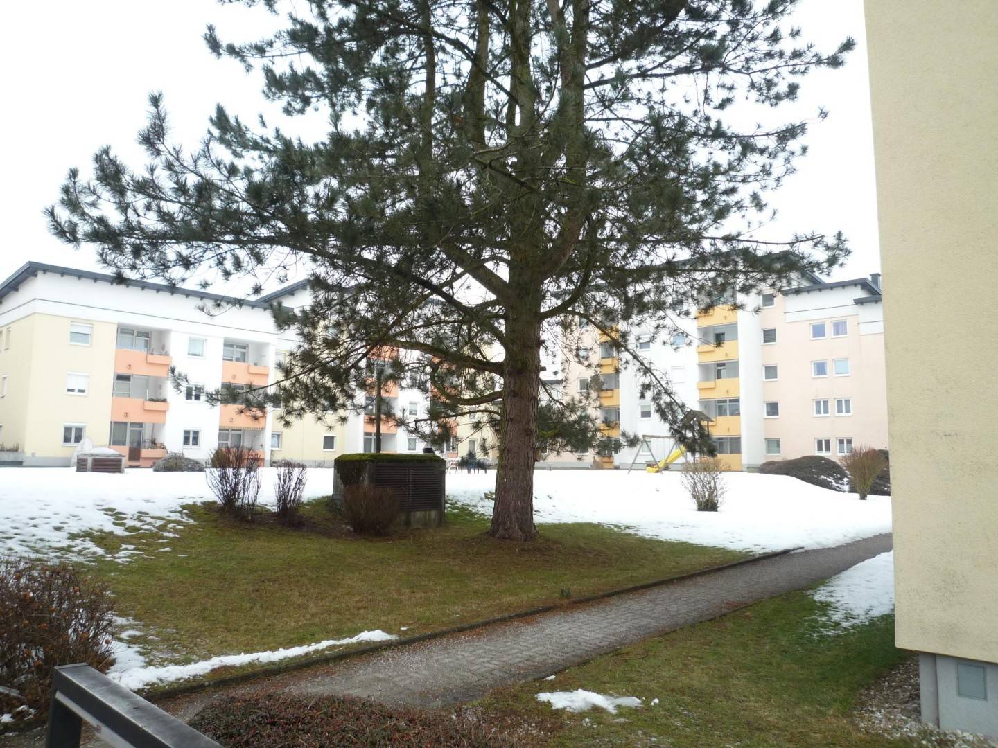 Wohnung mit Tiefgarage Loggia Blick ins Grüne