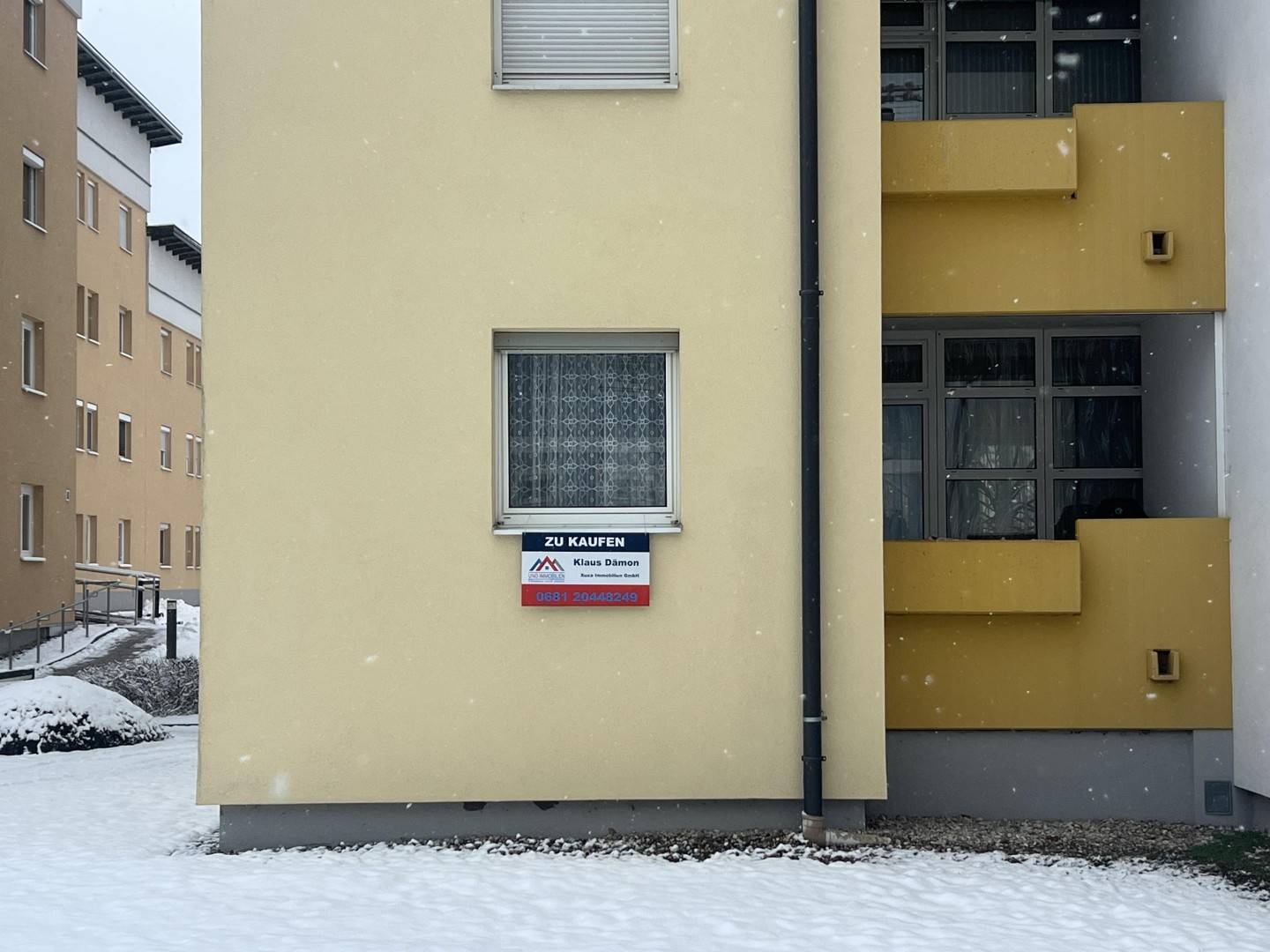 Wohnung mit Tiefgarage Loggia Blick ins Grüne