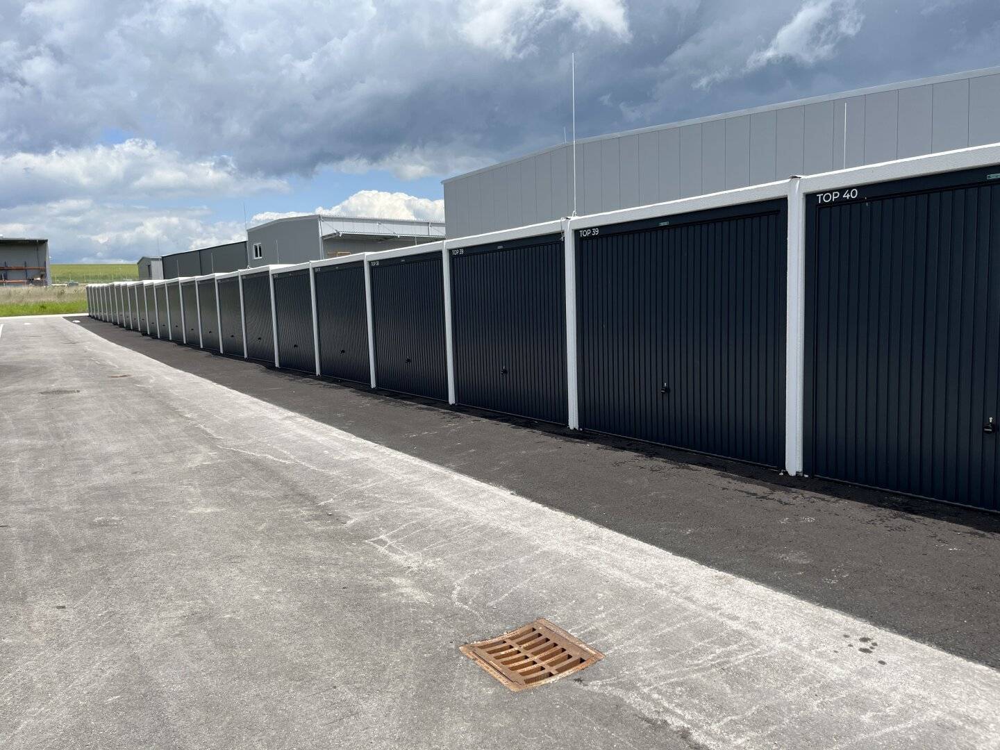 Vermietete Einzelgaragen zu verkaufen im Garagenpark Buchkirchen bei Wels