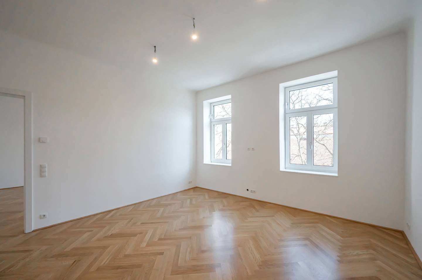 Prime office or practice unit with balcony in Vienna Ottakring