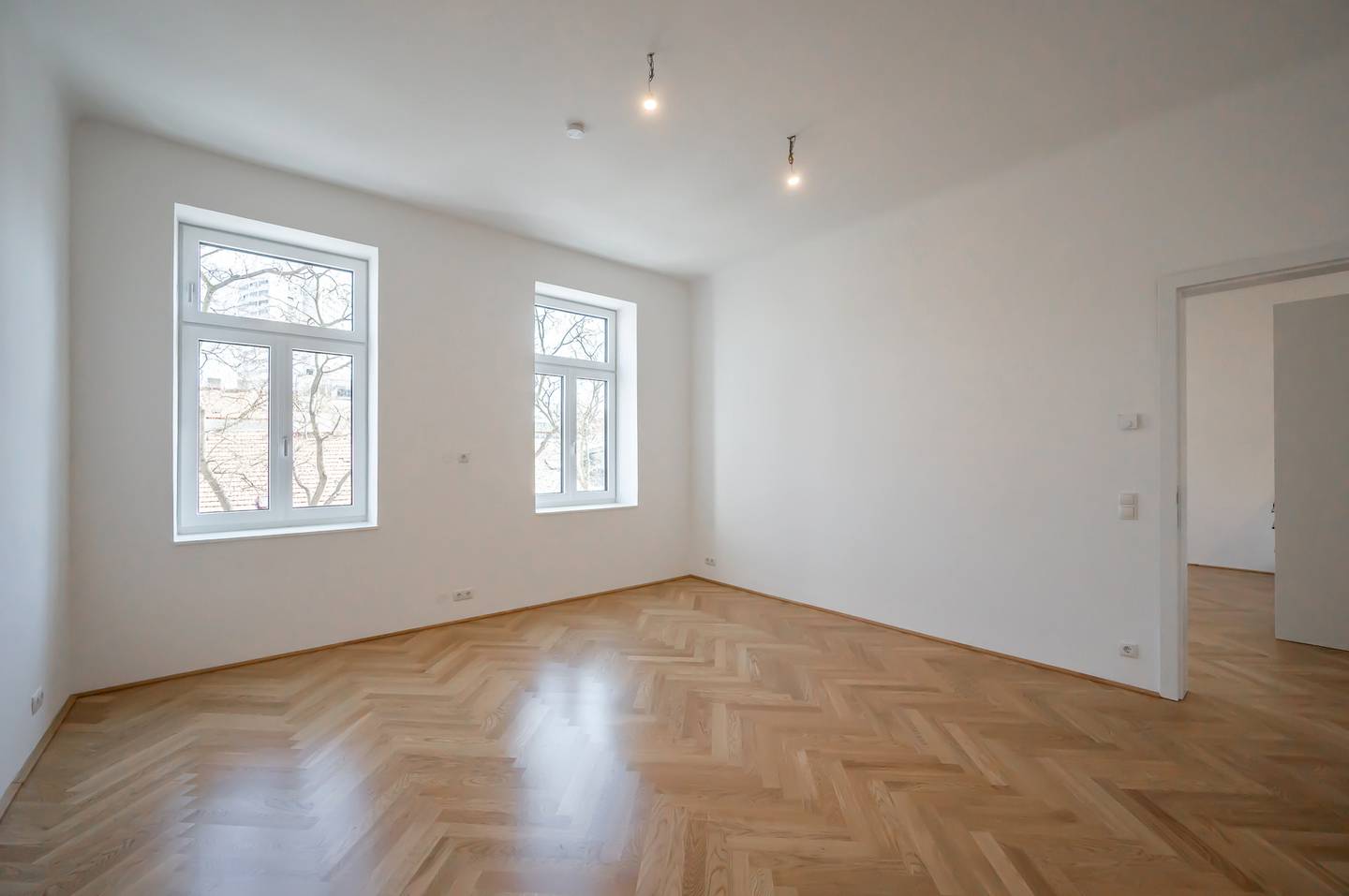 Prime office or practice unit with balcony in Vienna Ottakring