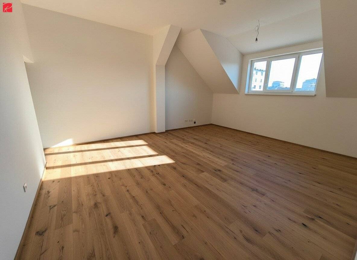 Großzügiger Altbauflair im hellen Dachgeschoss