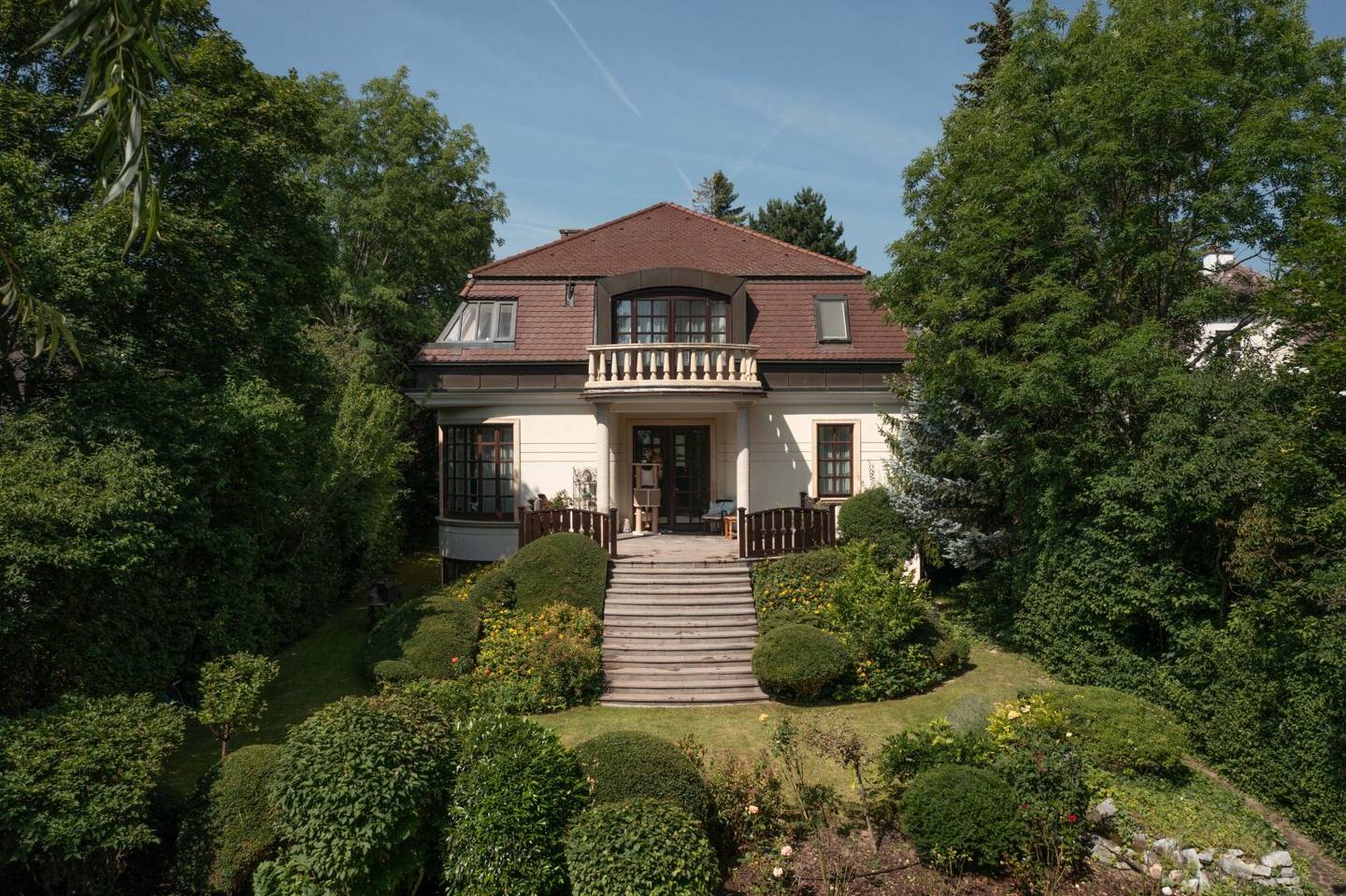 Family villa in Maria Enzersdorf with panoramic view, 495 m² living space