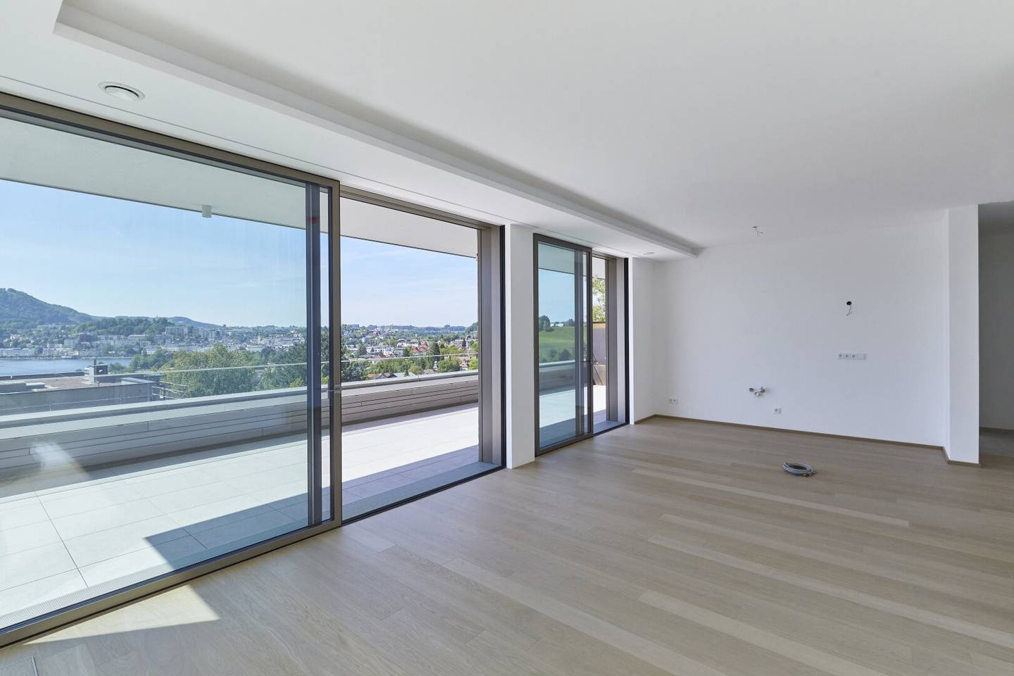 Apartment with lake and mountain view terrace