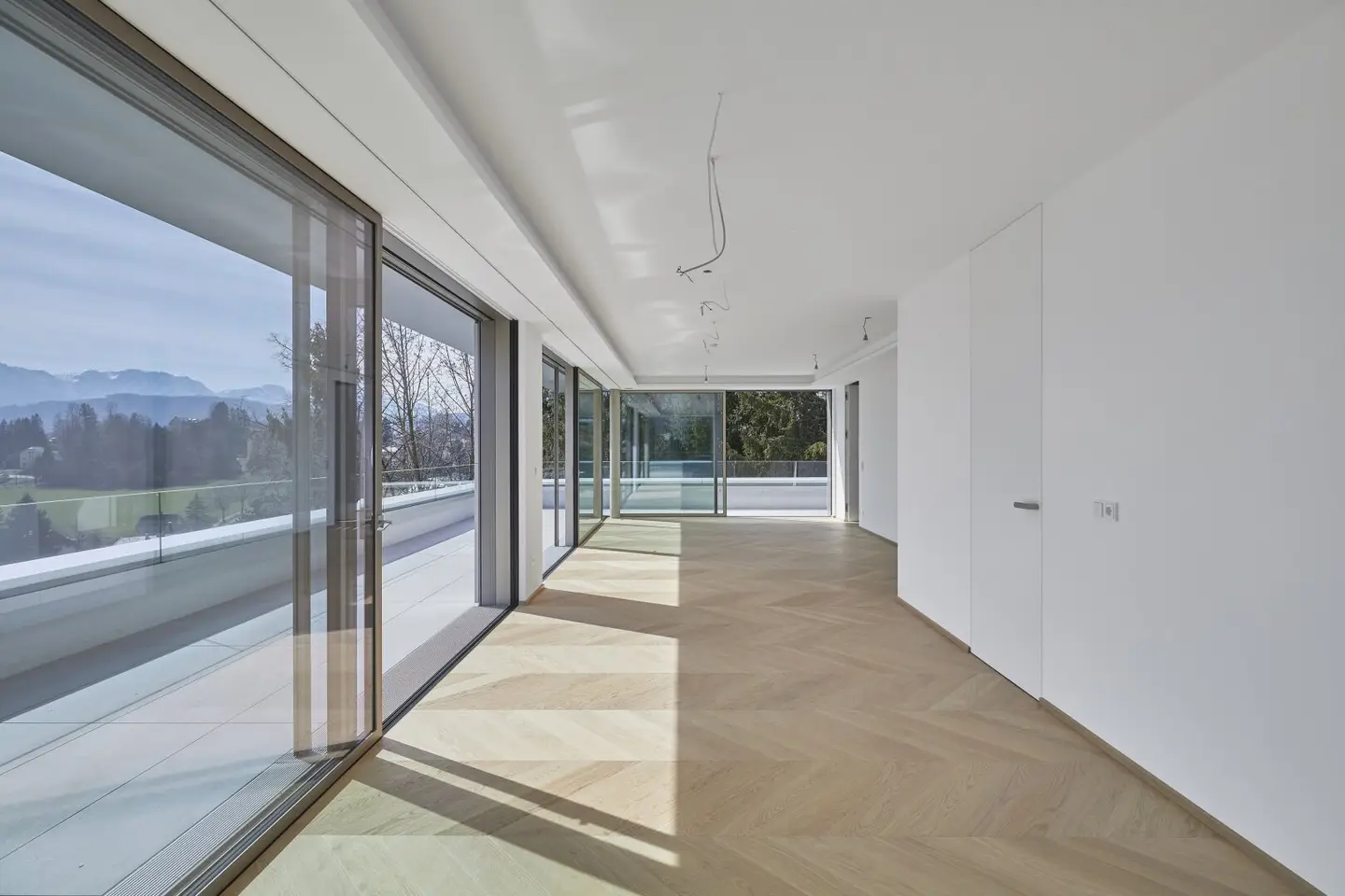 Penthouse Lake View Private Garden New Build