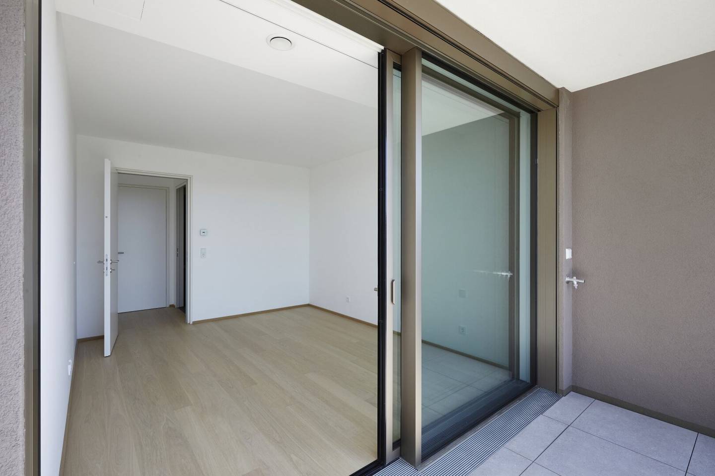 Apartment newly built with lake view terrace