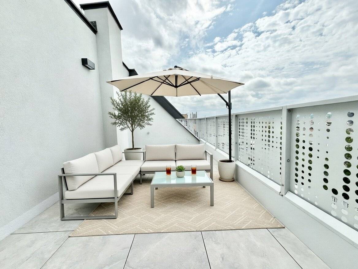 Penthouse with panoramic view and south terrace