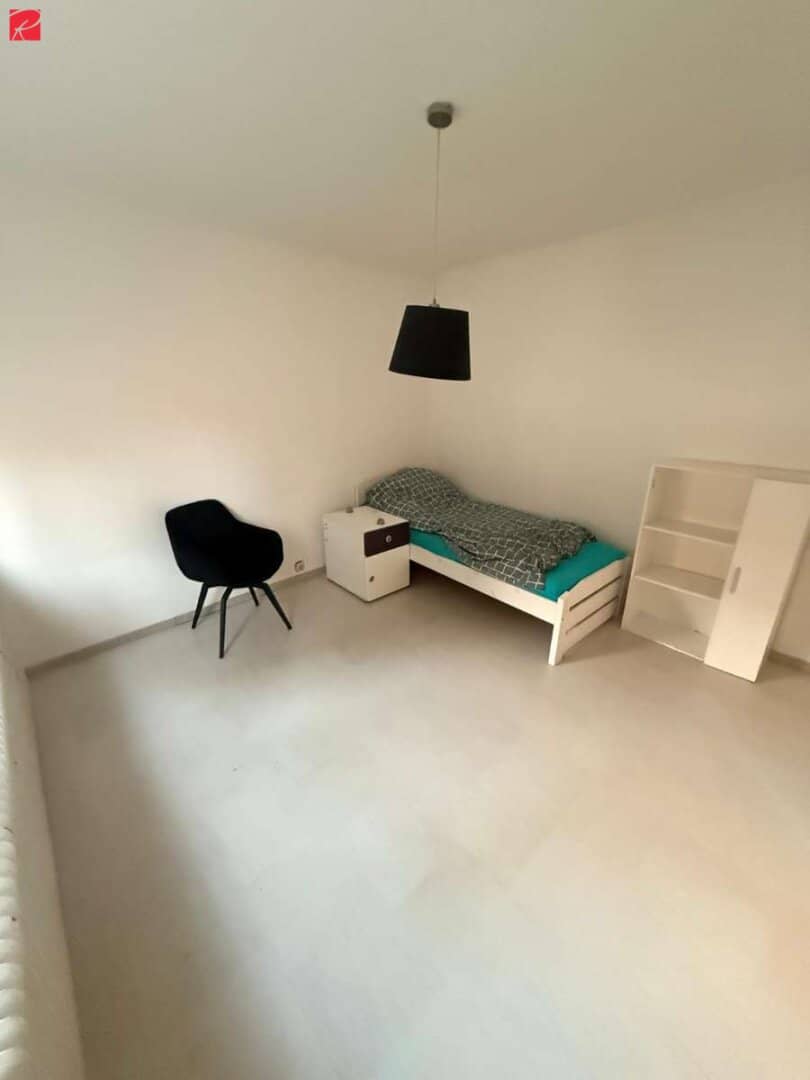 Apartment with balcony and elevator on second floor