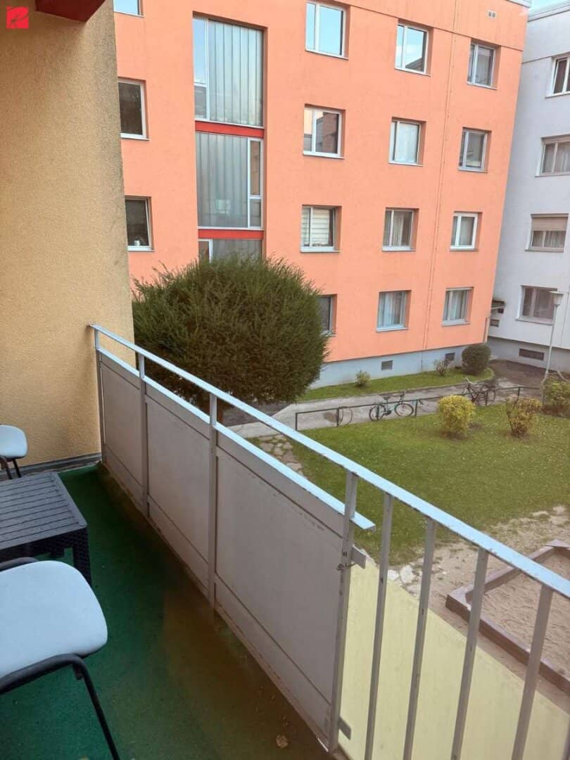Apartment with balcony and elevator on second floor