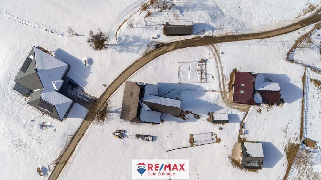 Exclusive Country Estate with 16ha in Gnesau