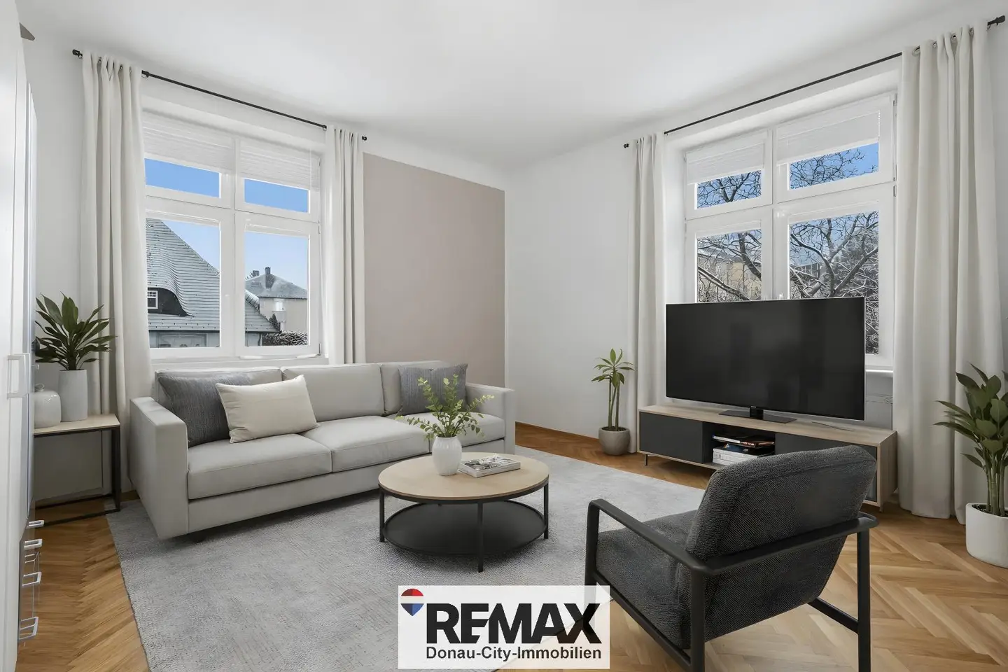 Investment apartment well maintained with balcony