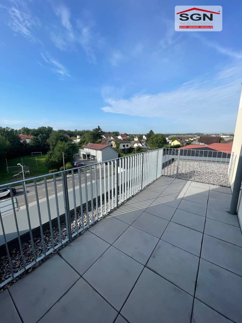 Attic apartment with terrace first occupancy