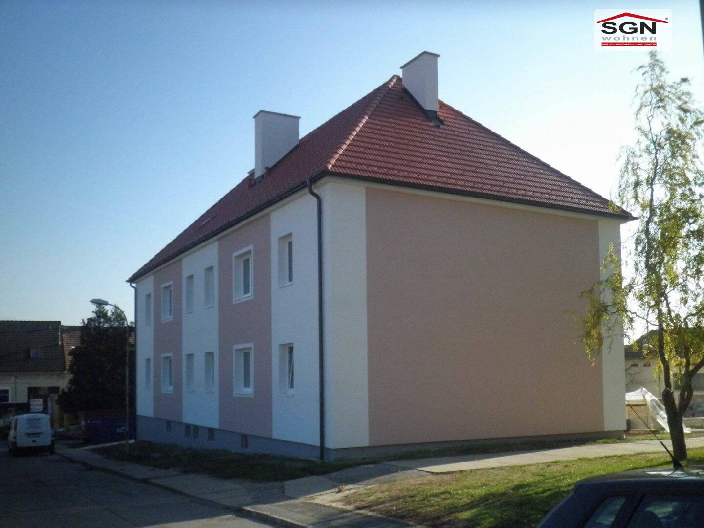 Ground floor apartment large three rooms near center with heating costs included